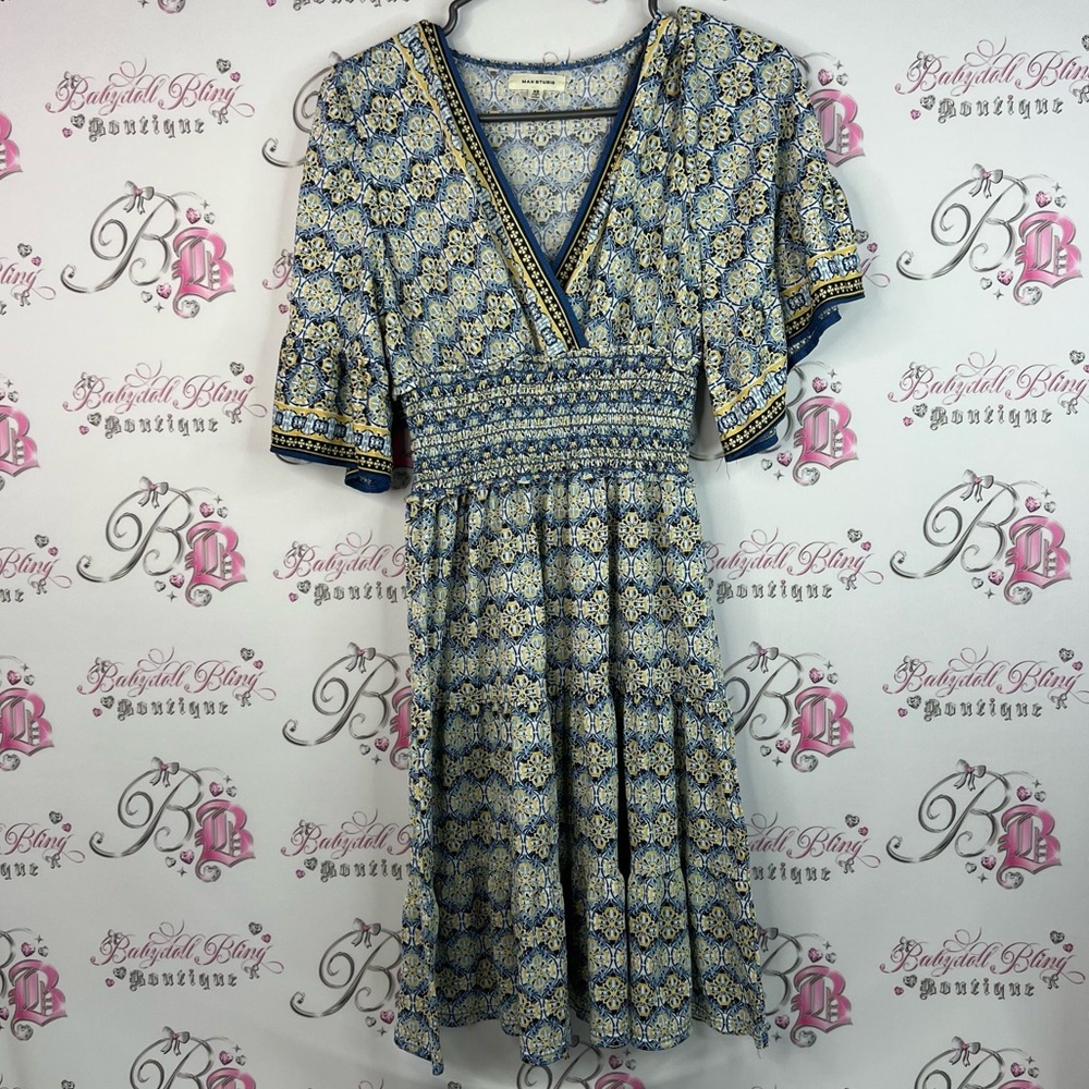 Max Studio dress Vneck smocked flowy sleeve Blue and Yellow Patterned Midi Dress